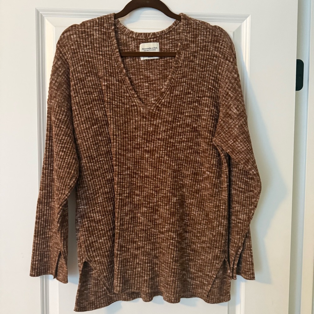 Abercrombie V-Neck Ribbed Sweater